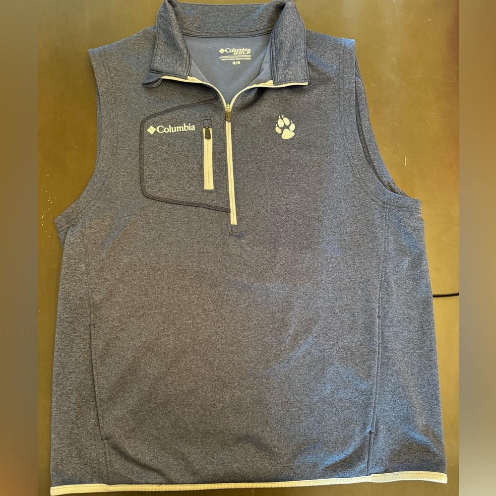 Columbia- Golf 1/2 Zip Mens Vest With Paw Print Emblem.